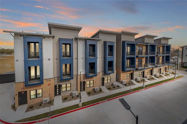 $335,000 | 111 Merritt Street, Unit 102, Fort Worth, TX 76114