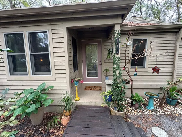 $247,000 | 4623 Southwest 83 Drive, Gainesville, FL 32608