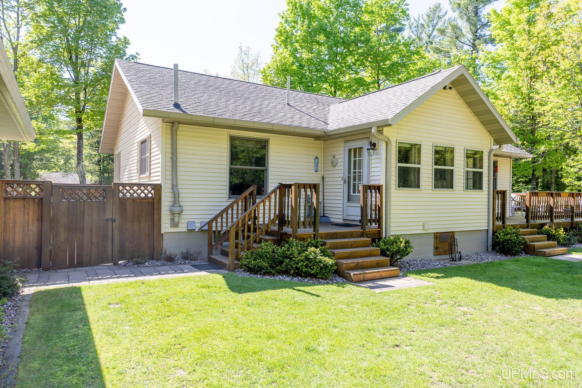 70 Feather Ridge Road Marquette, MI 49855 - Photo 4 of 59