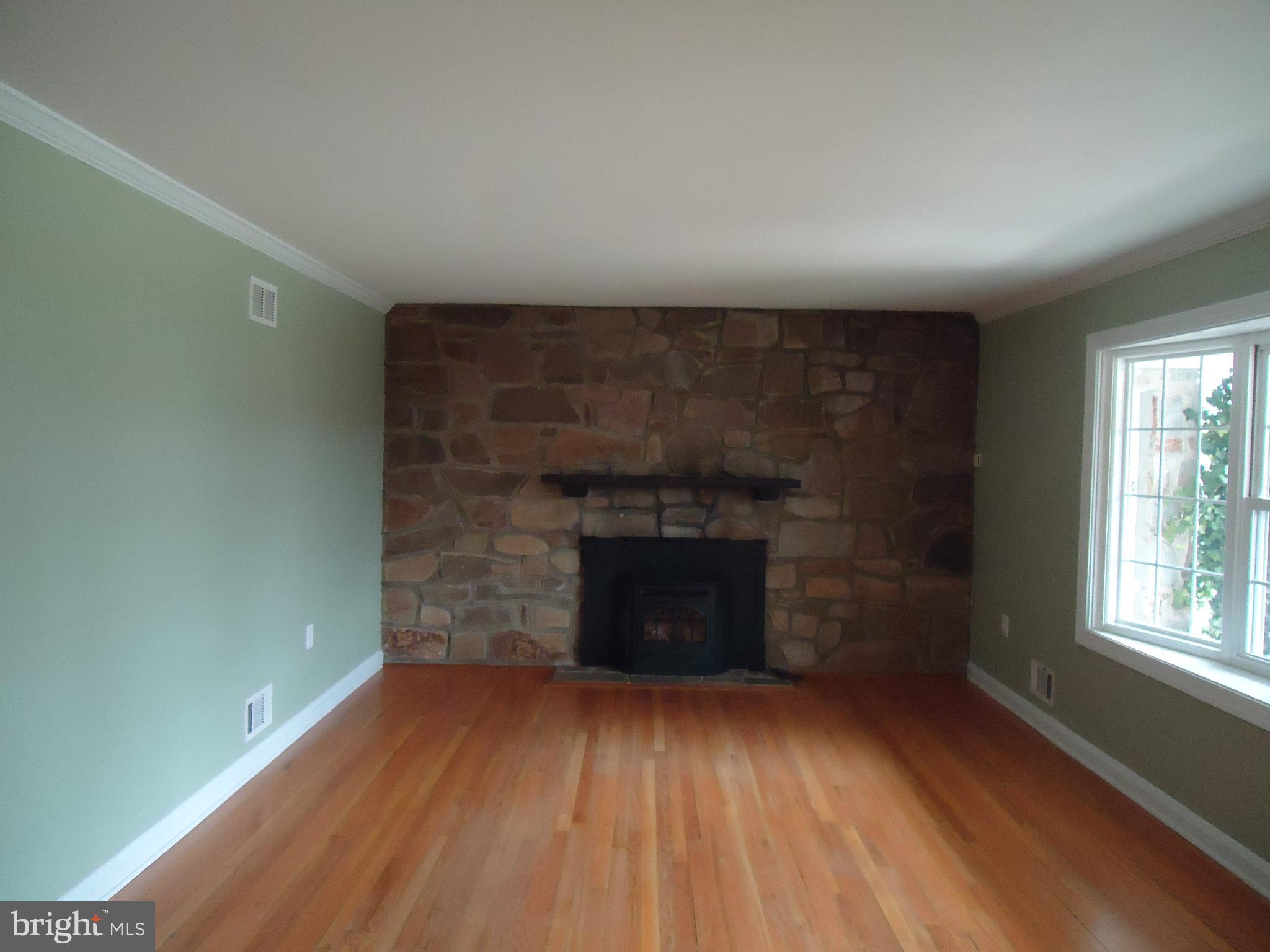1402 Vermont Road Bel Air, MD 21014 - Photo 5 of 43 Large Living Room