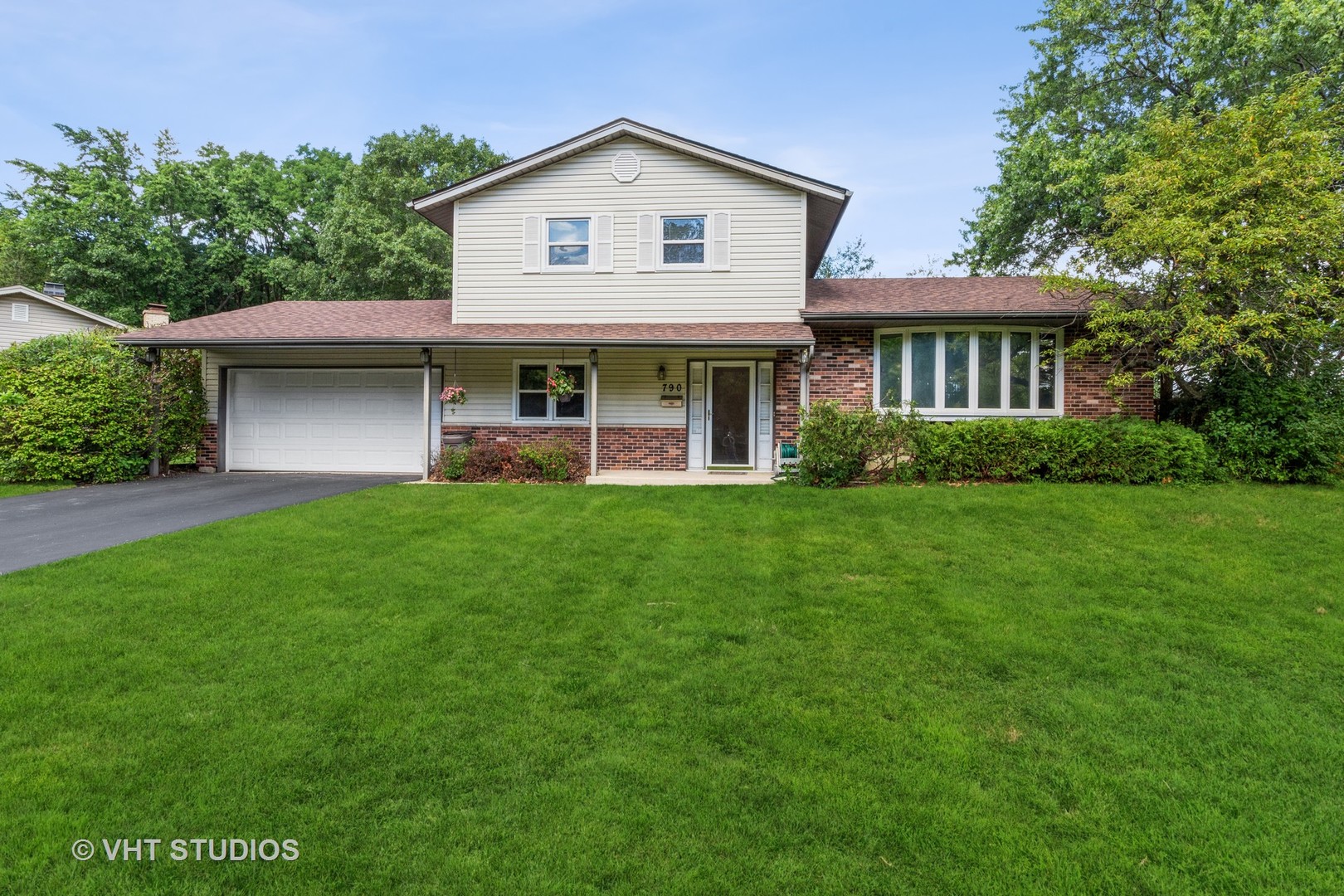 790 Freeman Road Hoffman Estates, IL 60192 - Photo 1 of 16