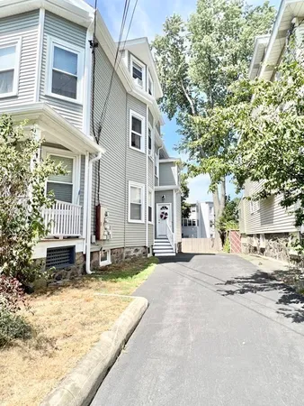 $2,900 | 22 Linden Road, Unit 3, Melrose, MA 02176