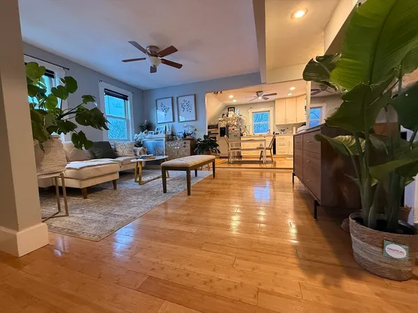 $2,900 | 22 Linden Road, Unit 3, Melrose, MA 02176