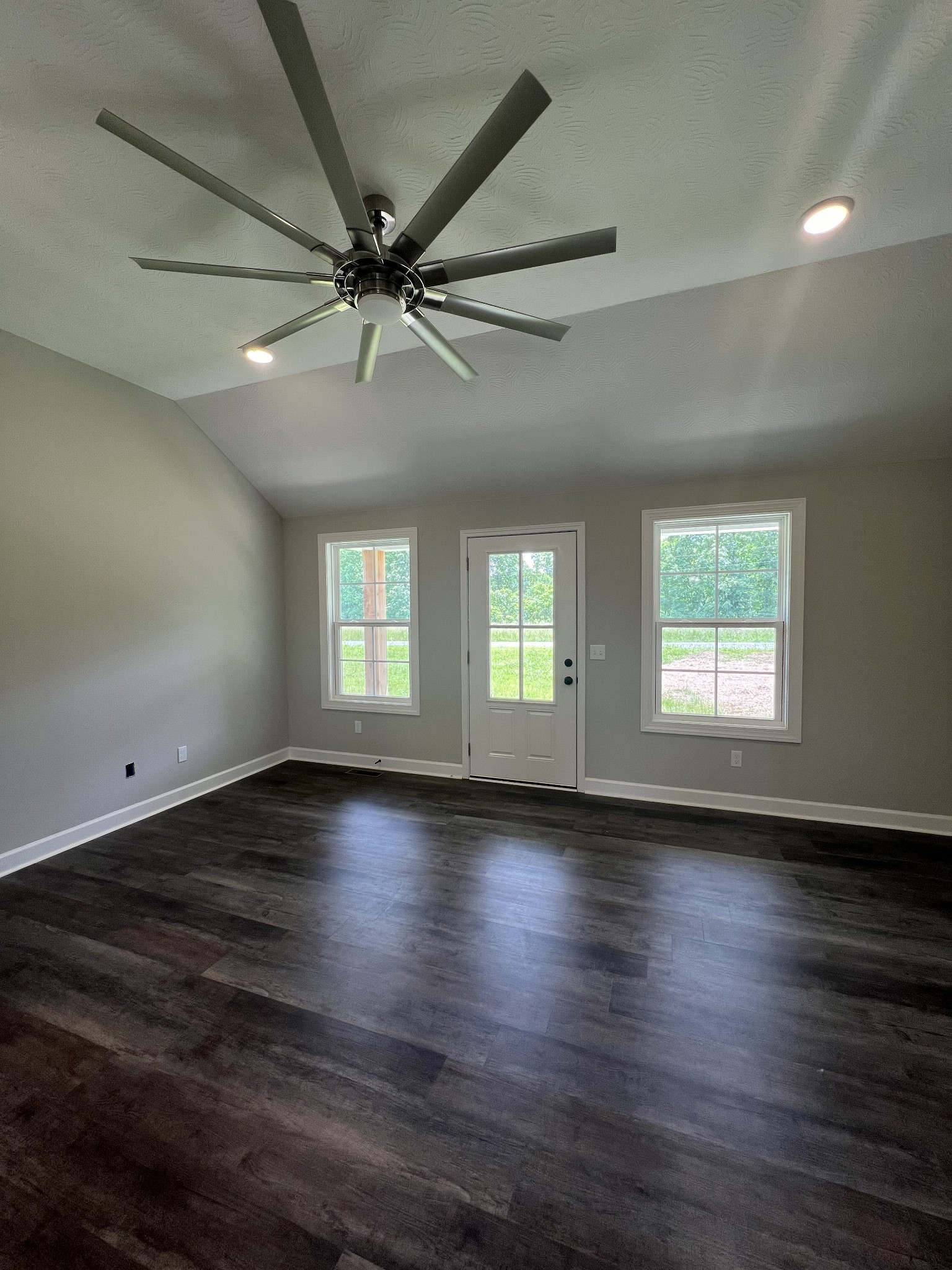 1051 Coolidge Road Lafayette, TN 37083 - Photo 3 of 14 Gallery Image 3