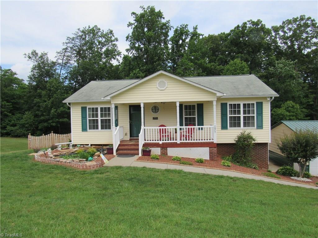 1075 Laurel Crest Road King, NC 27021 - Photo 4 of 30 Gallery Image 4