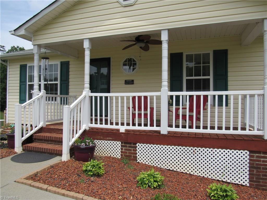 1075 Laurel Crest Road King, NC 27021 - Photo 5 of 30 Gallery Image 5