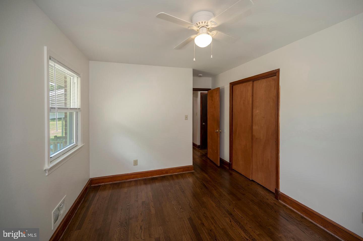 1008 Garrisonville Road Stafford, VA 22556 - Photo 11 of 36
