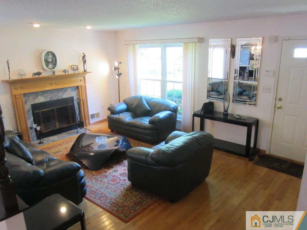 69 Rice Run East Brunswick, NJ 08816 - Photo 11 of 24 Gallery Image 11