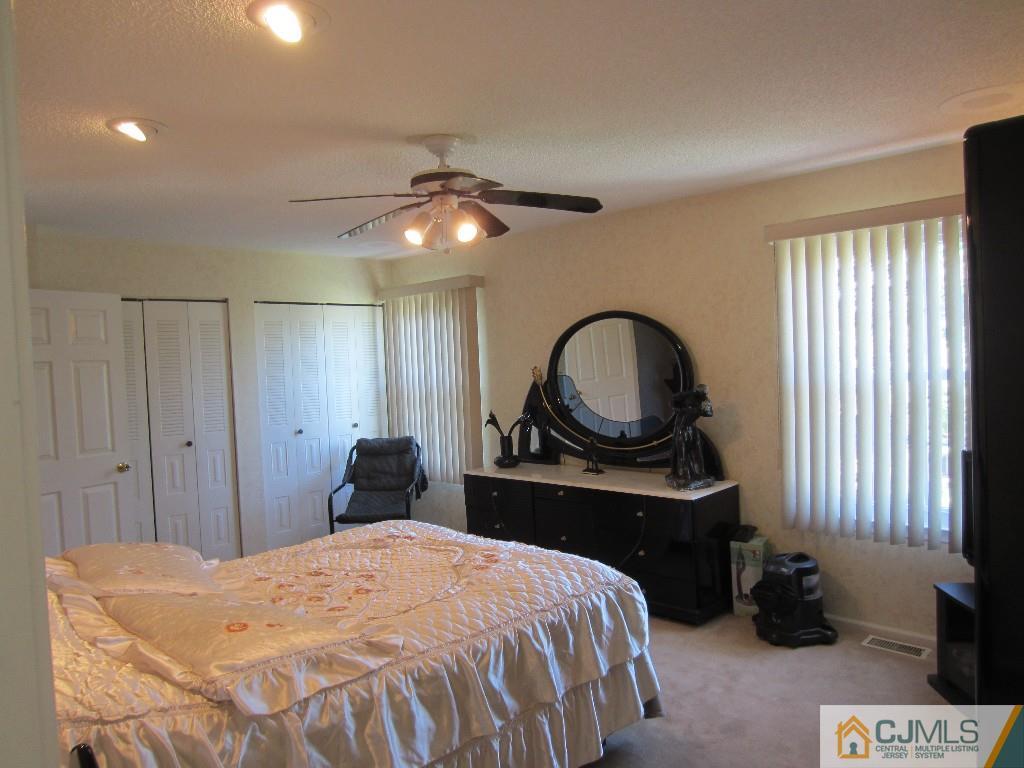 69 Rice Run East Brunswick, NJ 08816 - Photo 13 of 24 Gallery Image 13