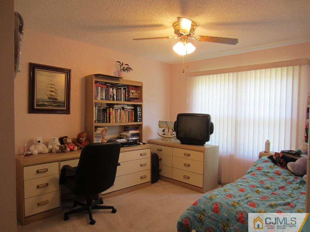69 Rice Run East Brunswick, NJ 08816 - Photo 16 of 24 Gallery Image 16