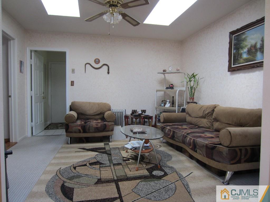 69 Rice Run East Brunswick, NJ 08816 - Photo 3 of 24 Gallery Image 3