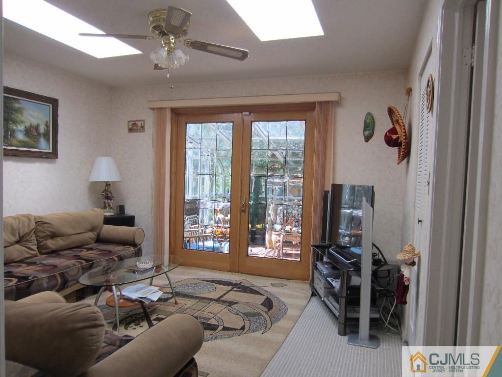 69 Rice Run East Brunswick, NJ 08816 - Photo 4 of 24 Gallery Image 4