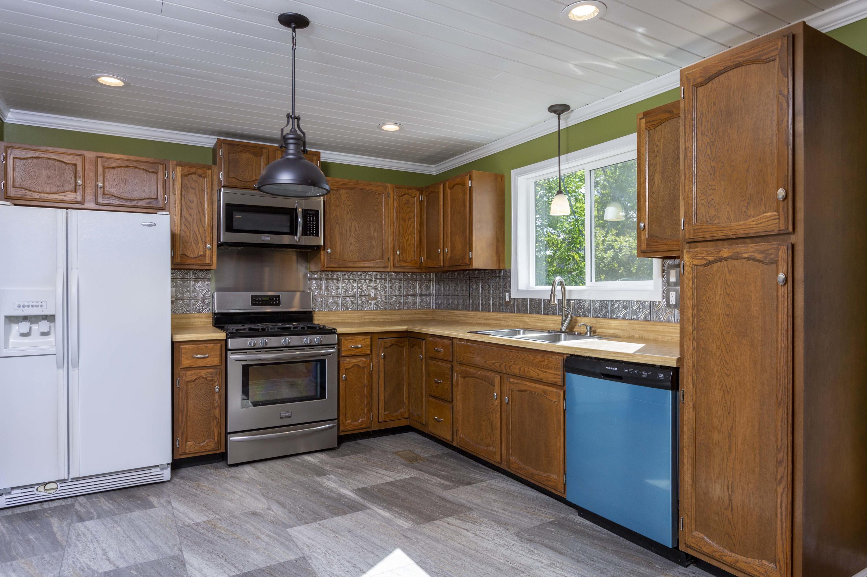 238 Powerline Road Spring City, TN 37381 - Photo 13 of 30 _00A9051