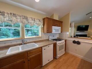 26 Kavanaugh Road, Unit 26 Old Orchard Beach, ME 04064 - Photo 10 of 22 kit 1