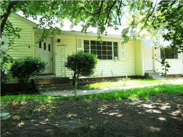 621 Lawrence Road Jackson, MS 39206 - Photo 1 of 6 Easy Maintenance siding!