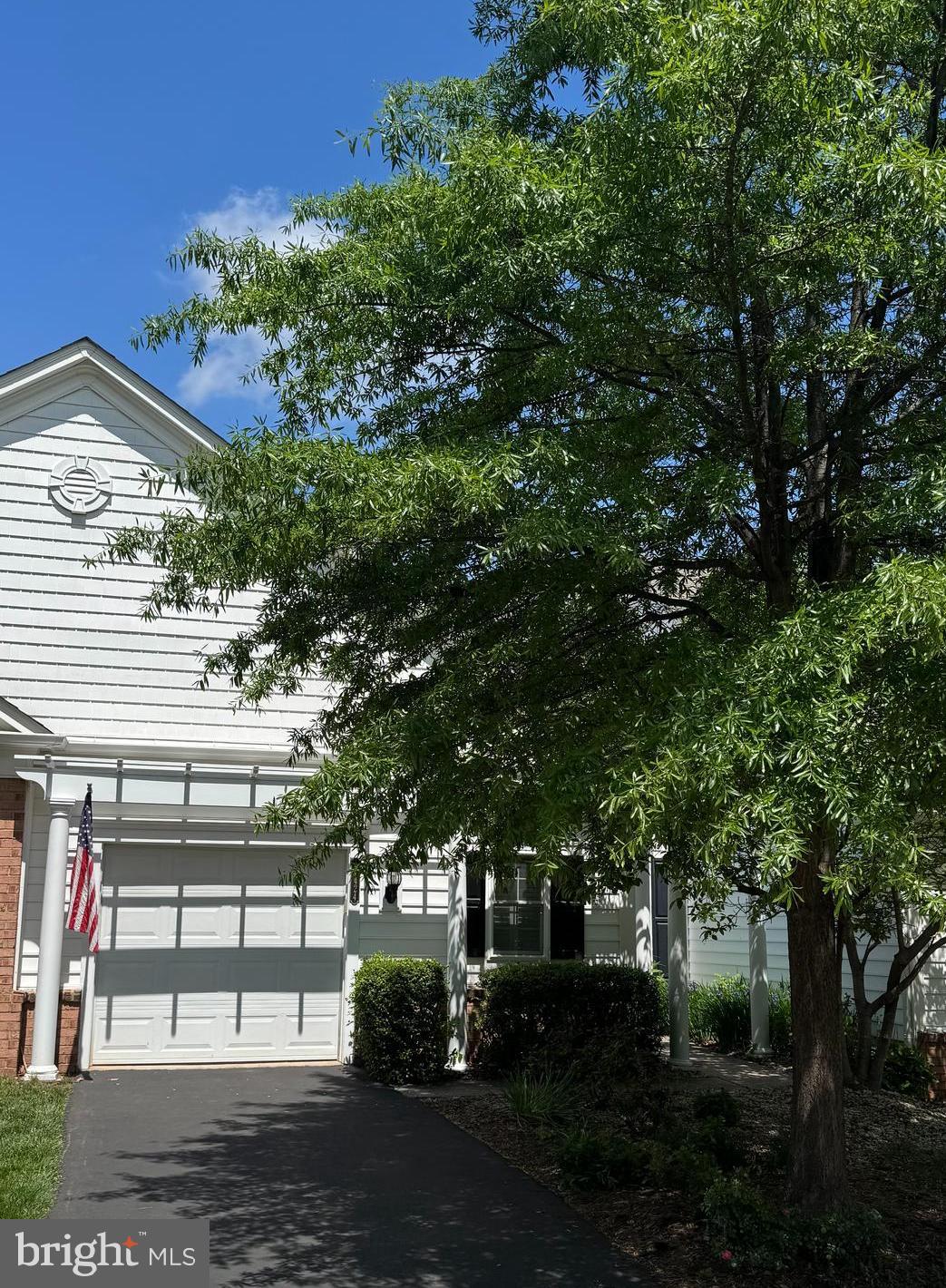 44424 Sunset Maple Drive Ashburn, VA 20147 - Photo 4 of 63 Welcome Home to 44424 Sunset Maple Drive!