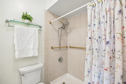 $348,000 | 101 Bar Harbour Road, Unit 4D, Schaumburg, IL 60193