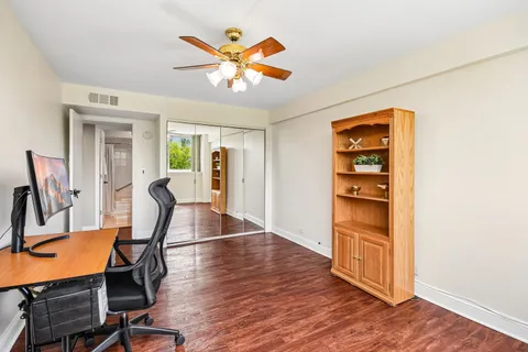 $348,000 | 101 Bar Harbour Road, Unit 4D, Schaumburg, IL 60193