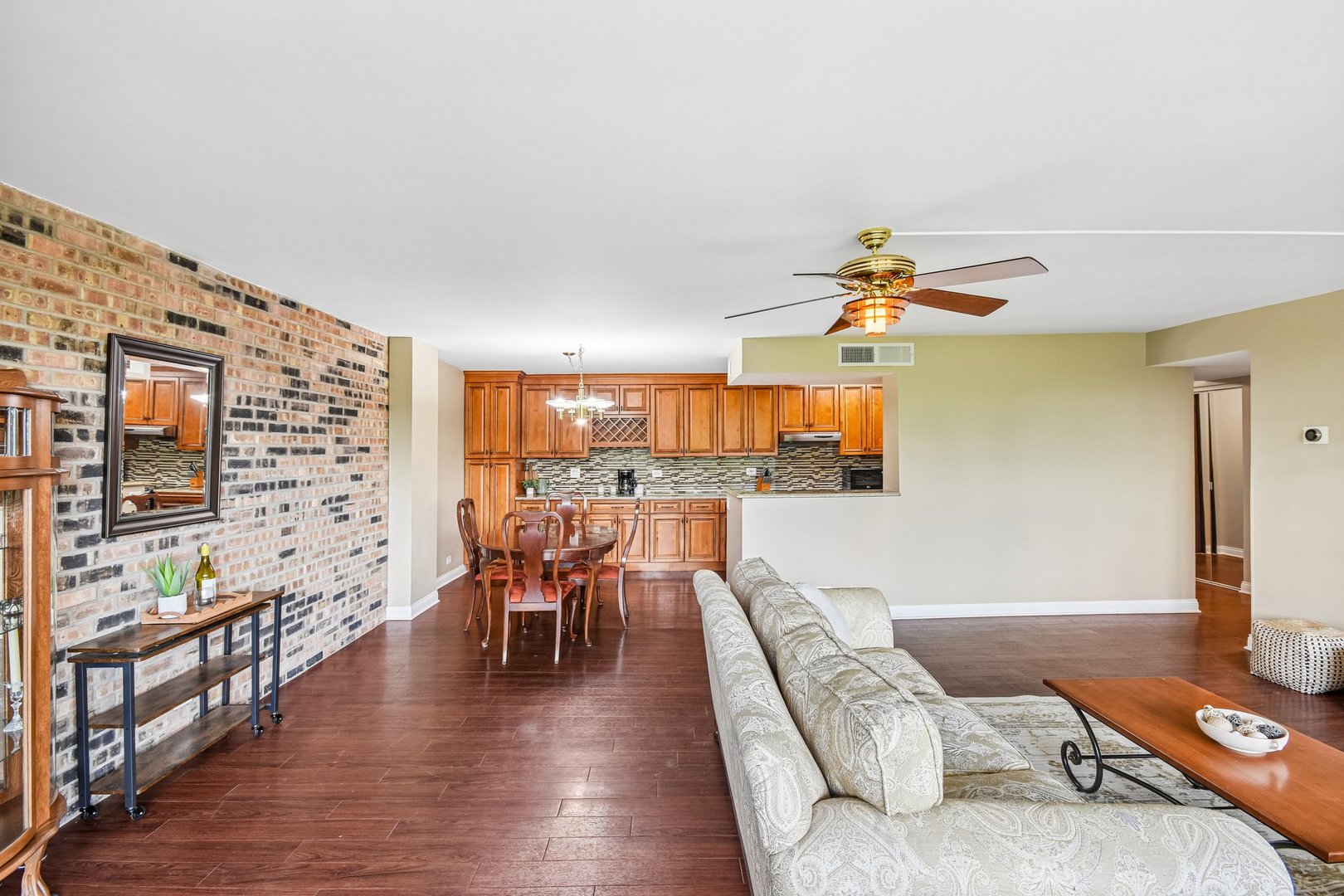 101 Bar Harbour Road, Unit 4D Schaumburg, IL 60193 - Photo 3 of 25