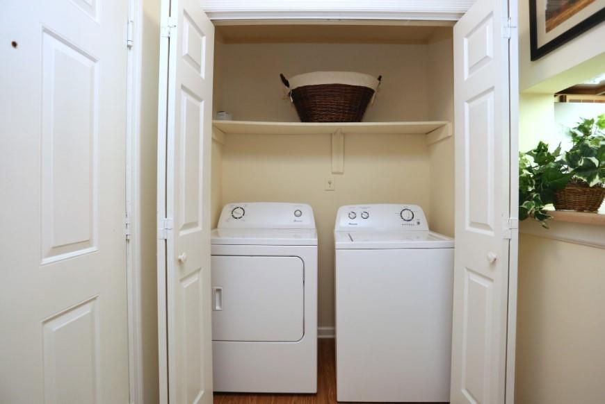 3450 K Jones Mill Road, Unit 218 Norcross, GA 30092 - Photo 14 of 29 a utility room with dryer and washer