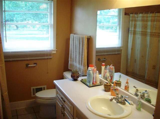 8 Broadford Road Greenville, SC 29615 - Photo 10 of 18 Gallery Image 10