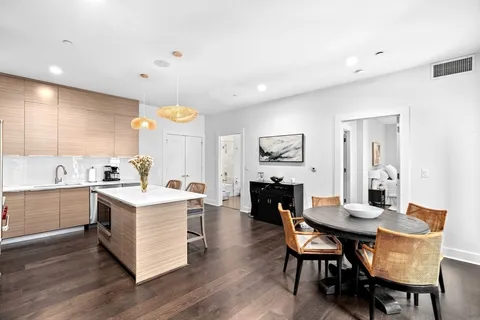 $784,900 | 14 West Broadway, Unit 10D, Boston, MA 02127