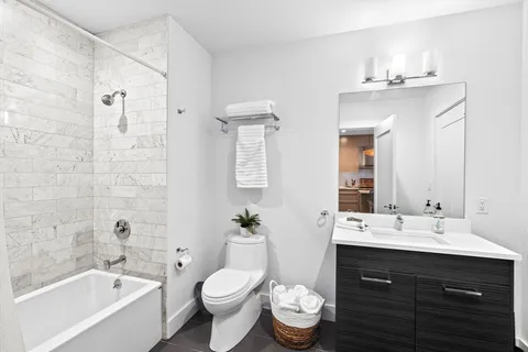 $784,900 | 14 West Broadway, Unit 10D, Boston, MA 02127