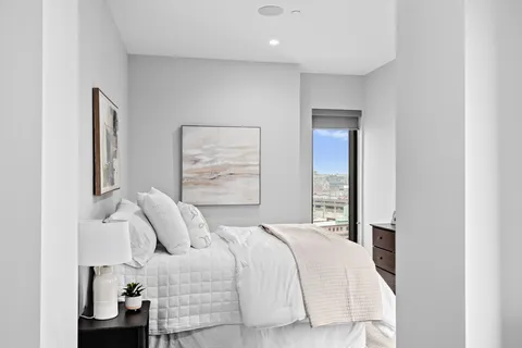 $784,900 | 14 West Broadway, Unit 10D, Boston, MA 02127