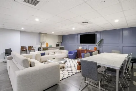 $784,900 | 14 West Broadway, Unit 10D, Boston, MA 02127