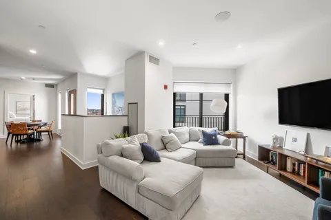 $784,900 | 14 West Broadway, Unit 10D, Boston, MA 02127
