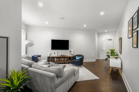 $784,900 | 14 West Broadway, Unit 10D, Boston, MA 02127