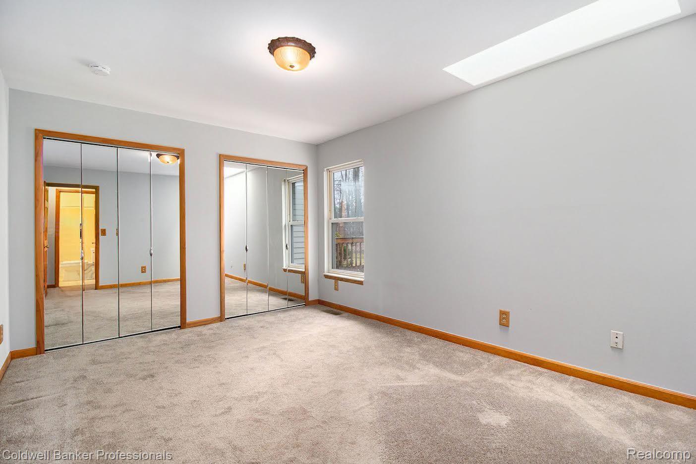 1797 Gilsam Avenue Rochester, MI 48309 - Photo 12 of 21 Third bedroom with Skylight