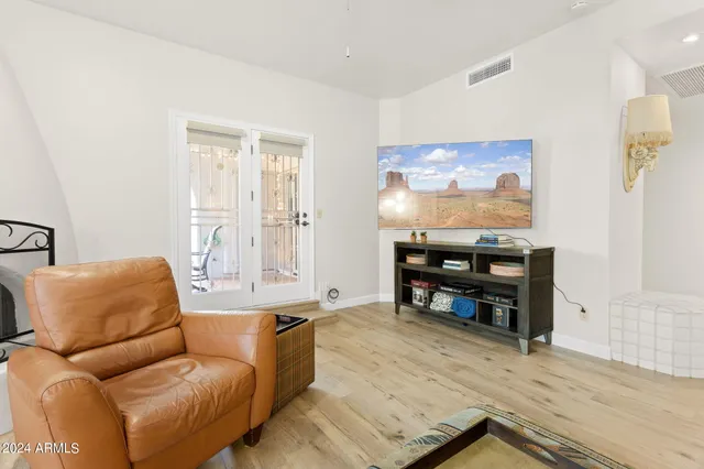 $5,000 | 5200 South Lakeshore Drive, Unit 128, Tempe, AZ 85283