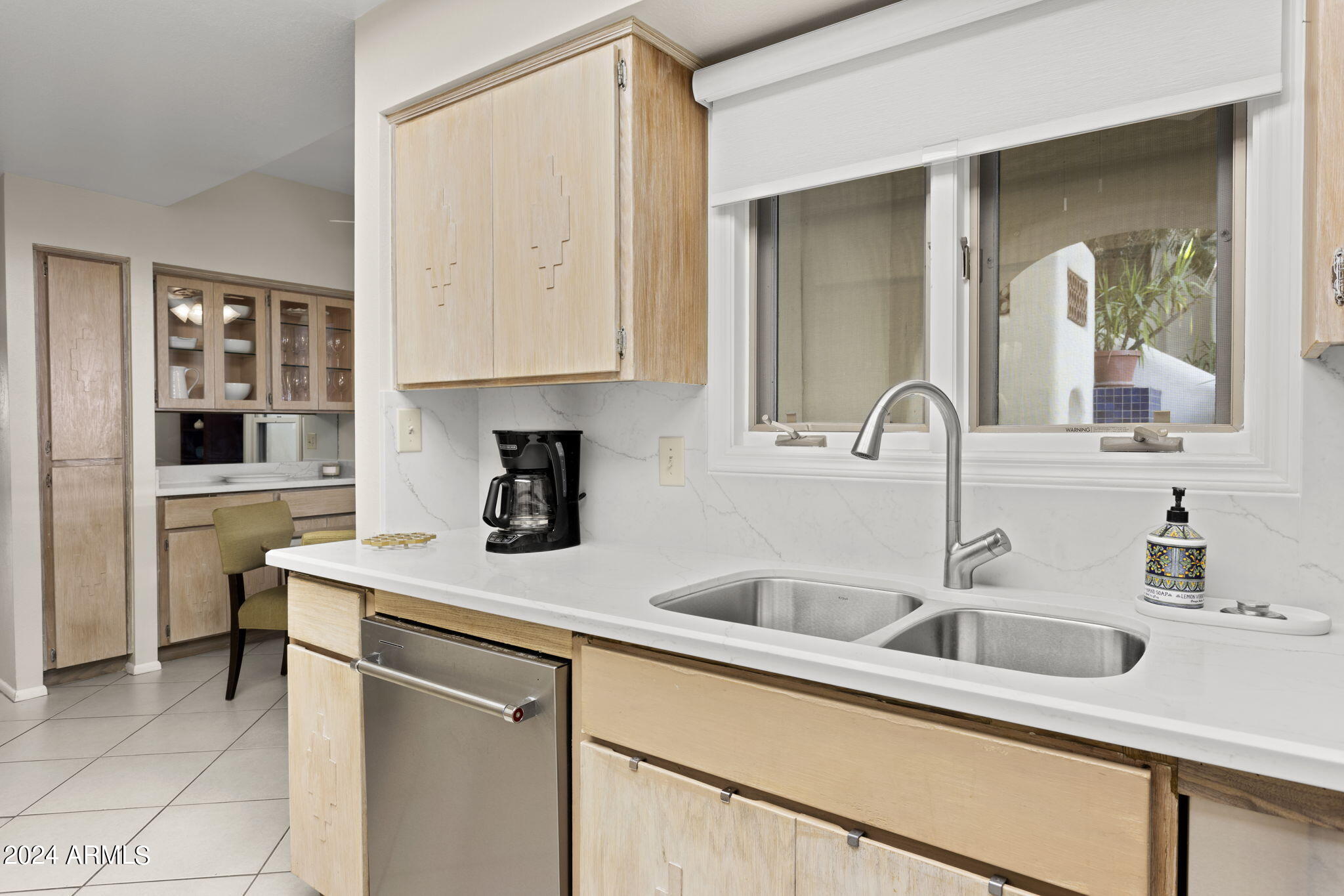 5200 South Lakeshore Drive, Unit 128 Tempe, AZ 85283 - Photo 16 of 35 Kitchen