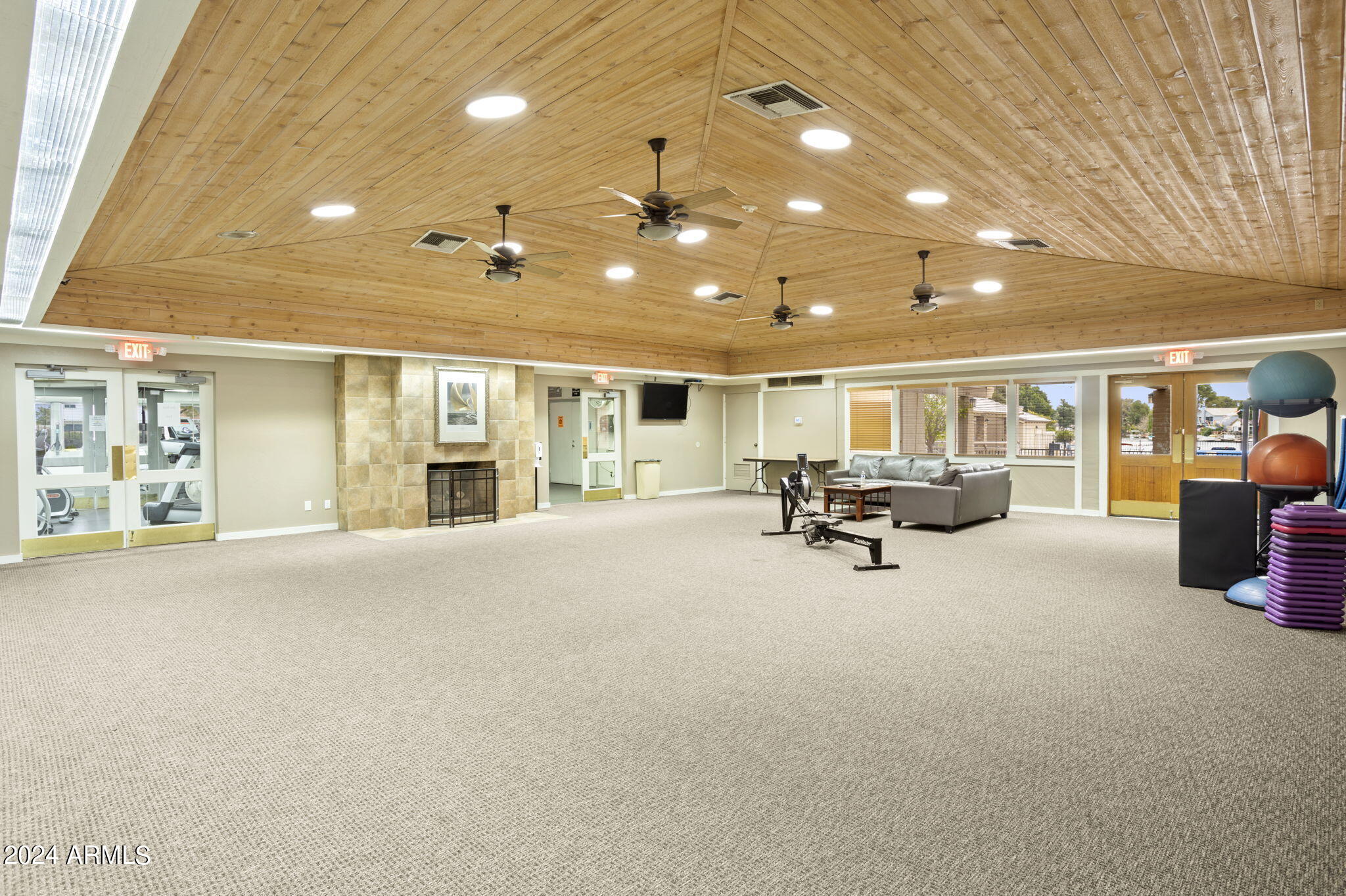 5200 South Lakeshore Drive, Unit 128 Tempe, AZ 85283 - Photo 34 of 35 Clubhouse