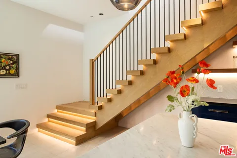 $1,999,000 | 212 Bay Street, Unit 102, Santa Monica, CA 90405
