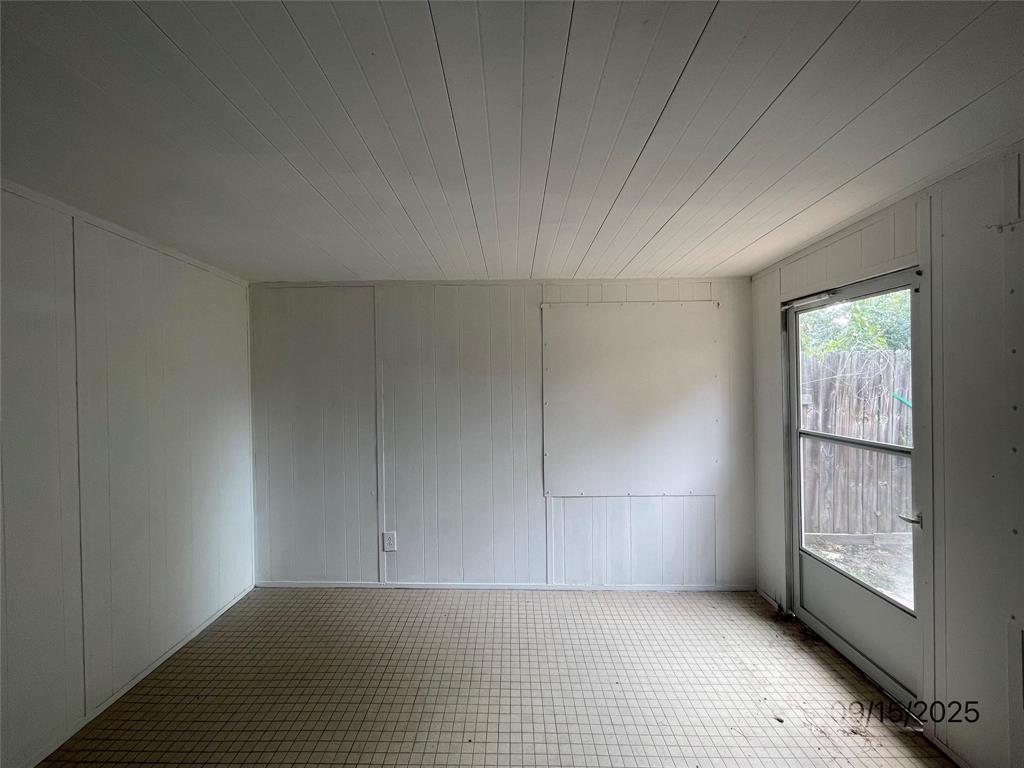 2620 Roberts Cut Off Road Sansom Park, TX 76114 - Photo 15 of 23