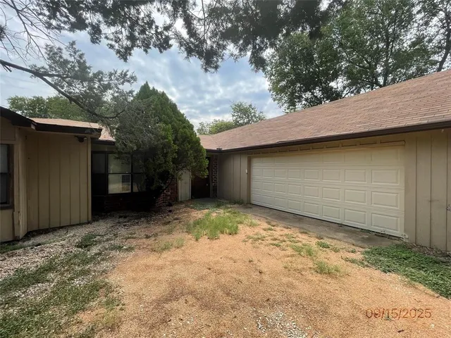 $1,675 | 2620 Roberts Cut Off Road, Sansom Park, TX 76114