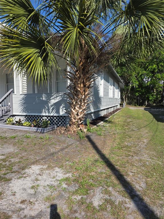 205 South 13th Street Palatka, FL 32177 - Photo 3 of 39 a view of a backyard