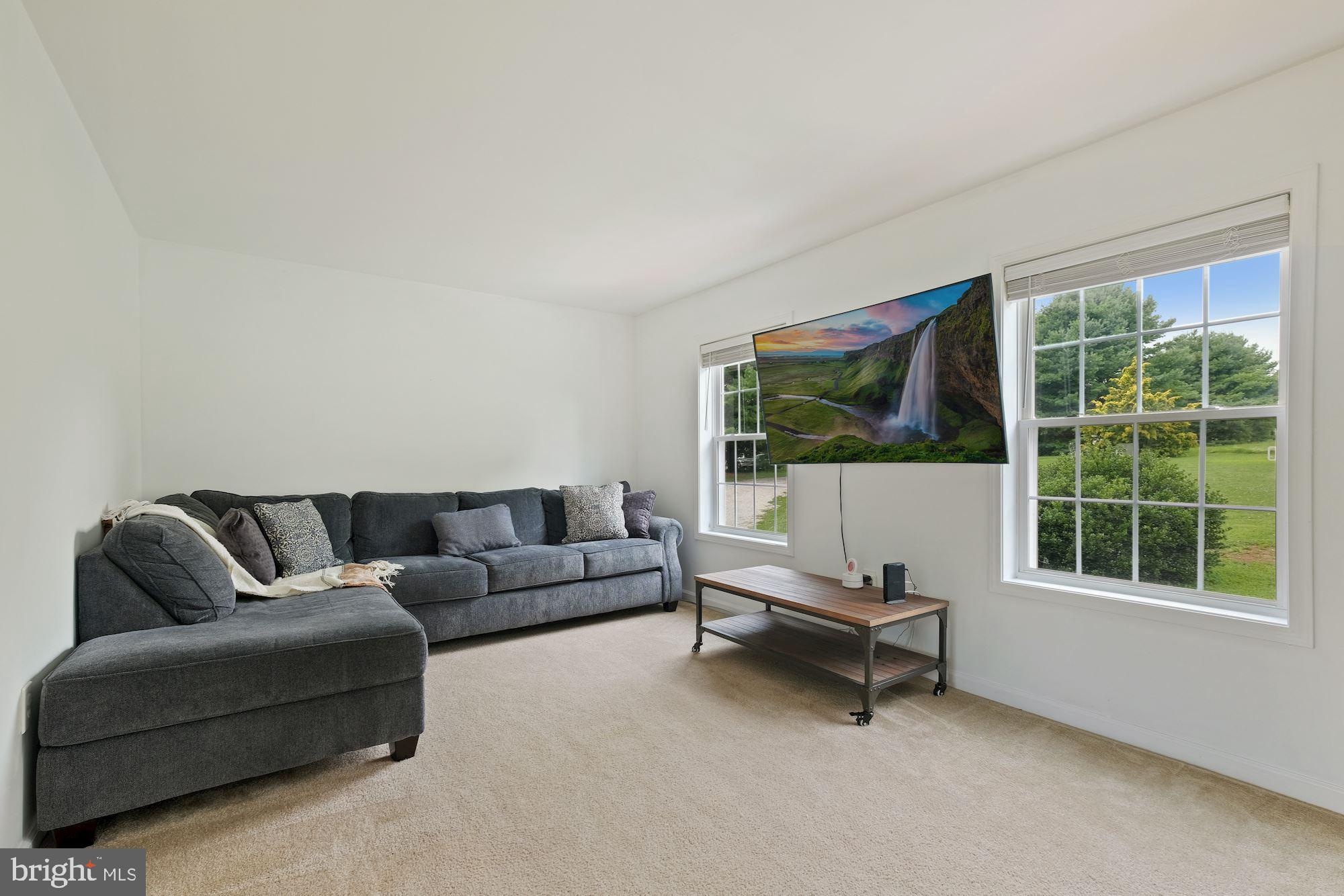 421 North Clear Ridge Road Union Bridge, MD 21791 - Photo 2 of 31 Living Room