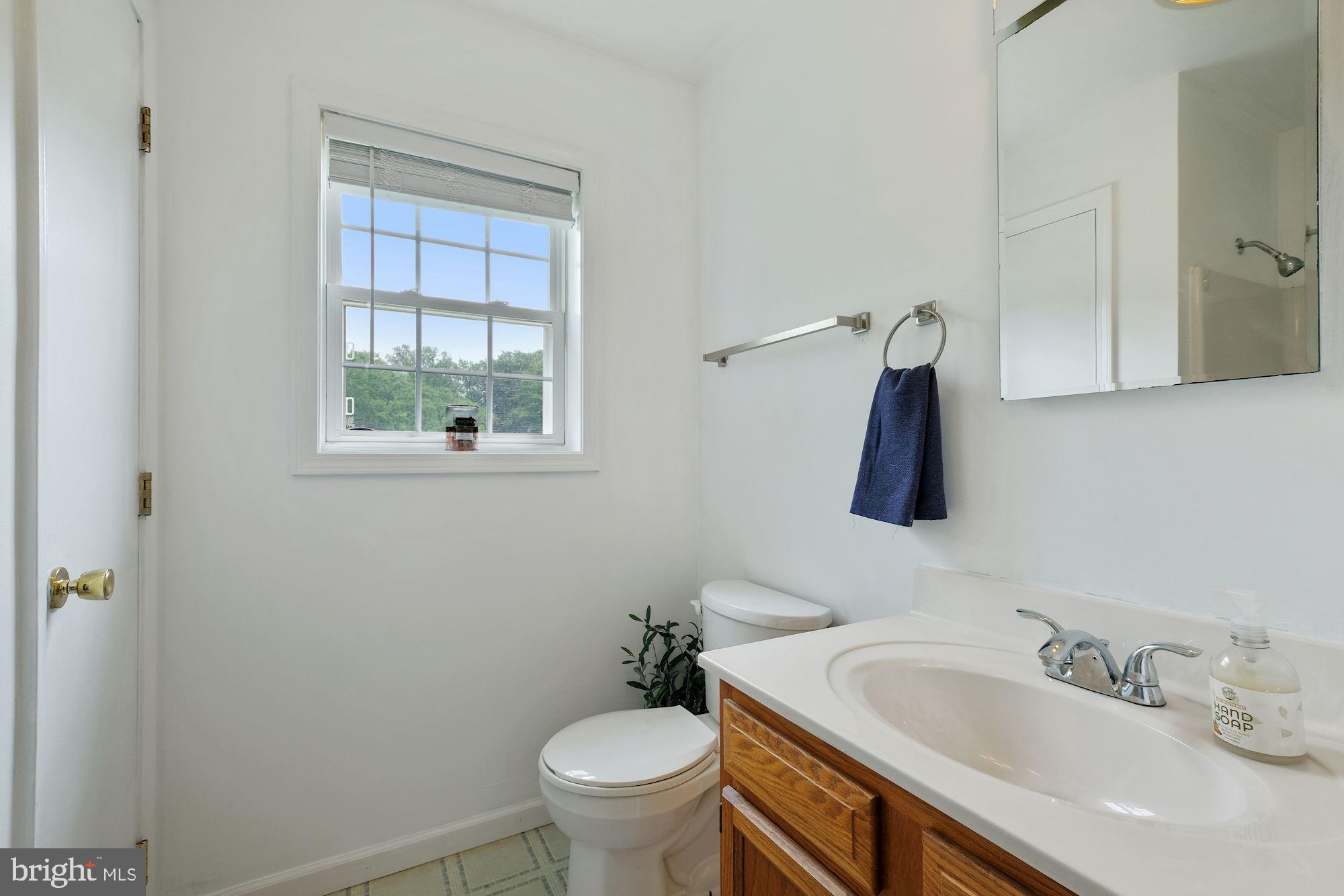 421 North Clear Ridge Road Union Bridge, MD 21791 - Photo 11 of 31 Full Bathroom