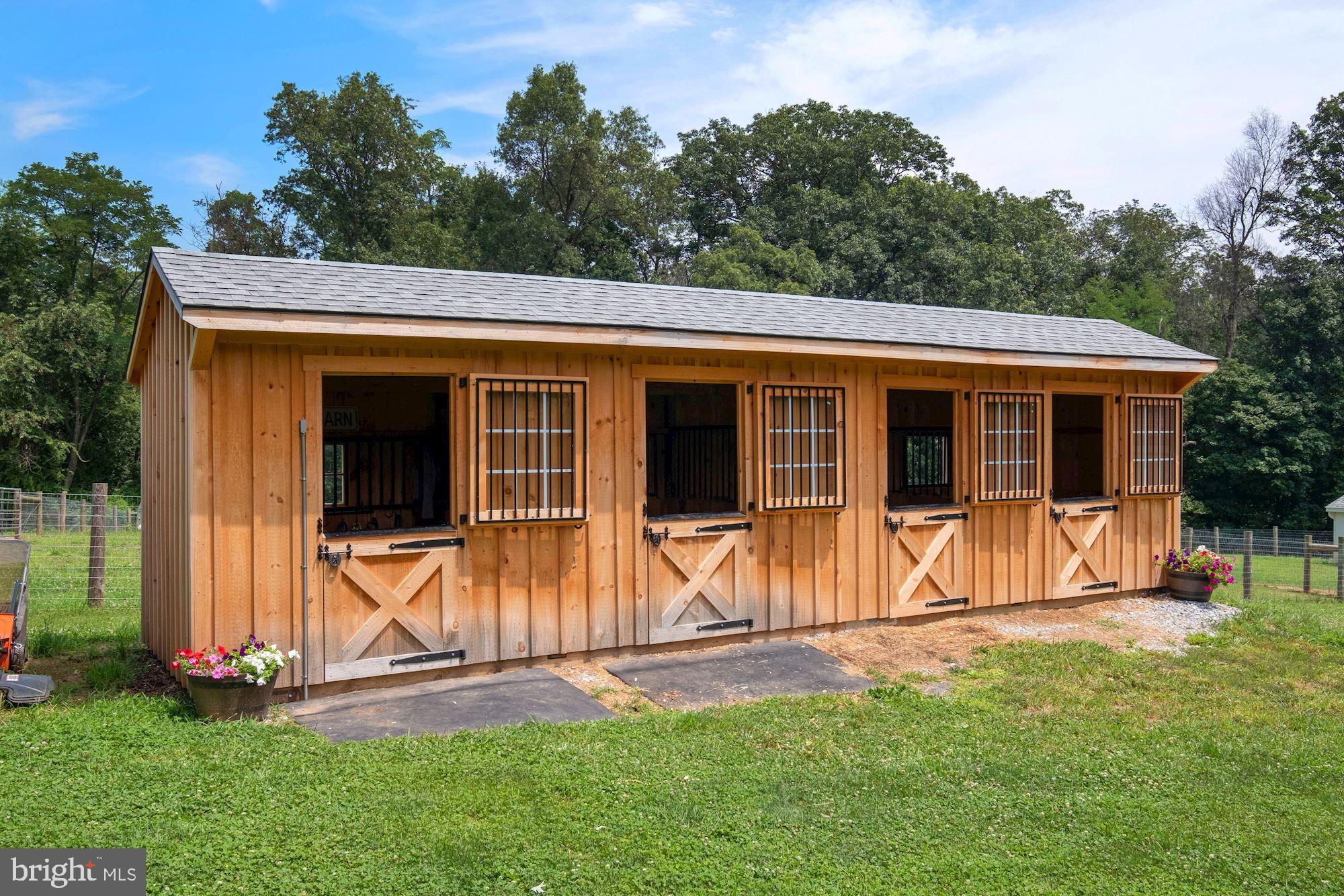 421 North Clear Ridge Road Union Bridge, MD 21791 - Photo 25 of 31 Horse Barn