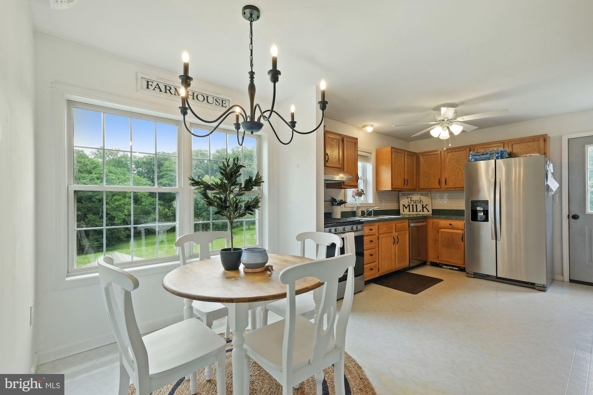 421 North Clear Ridge Road Union Bridge, MD 21791 - Photo 4 of 31 Dining / Kitchen