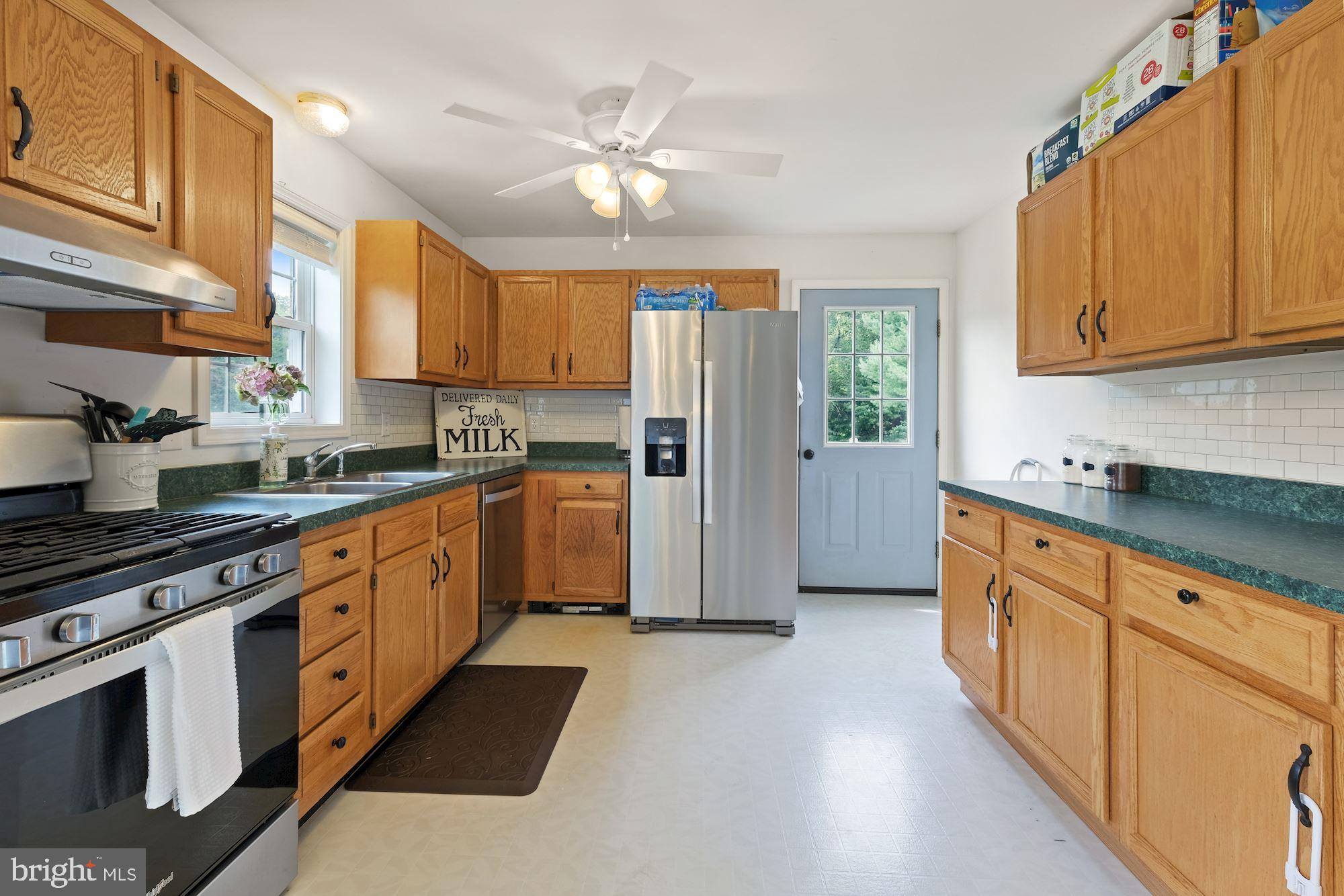 421 North Clear Ridge Road Union Bridge, MD 21791 - Photo 5 of 31 Kitchen