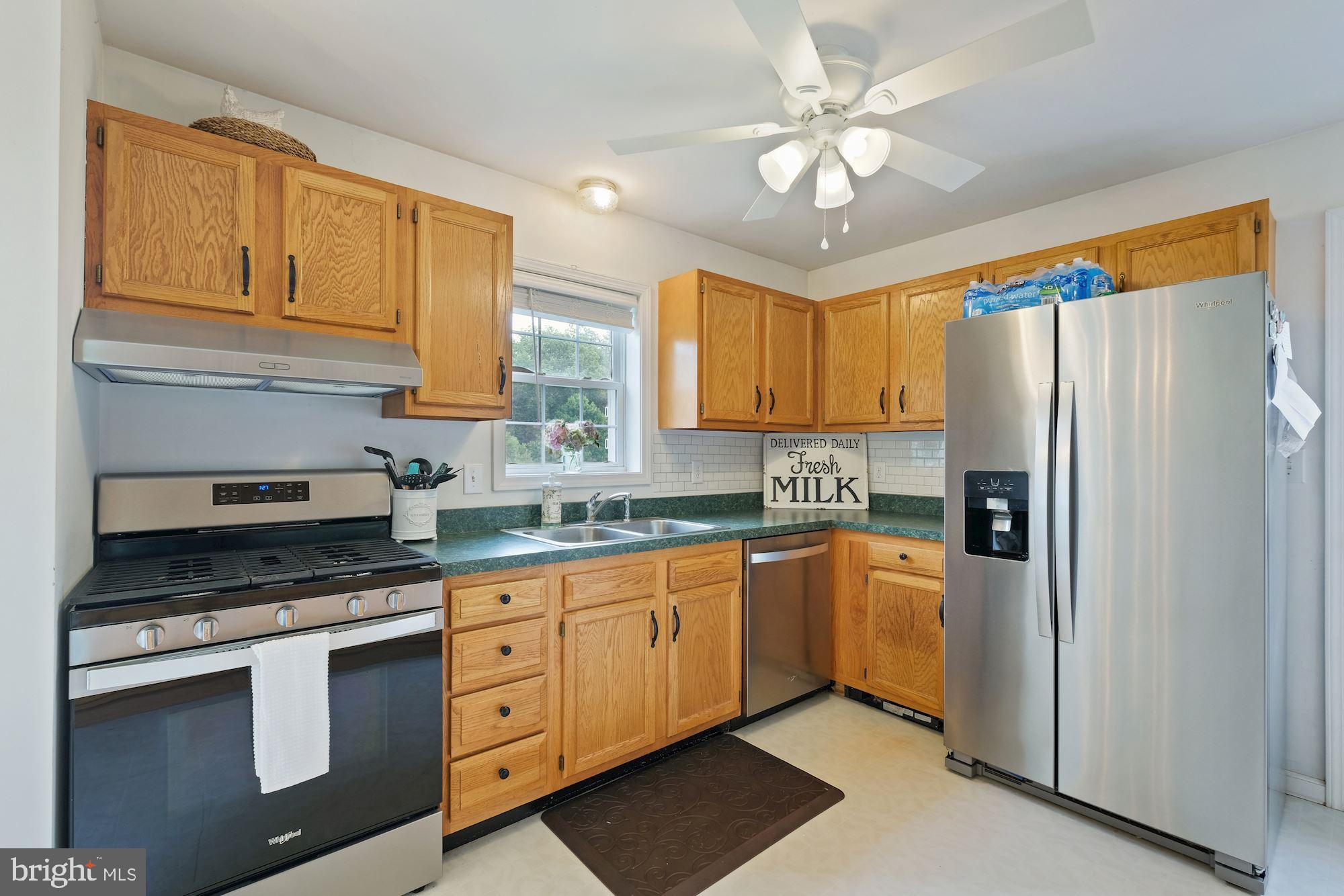 421 North Clear Ridge Road Union Bridge, MD 21791 - Photo 6 of 31 Kitchen