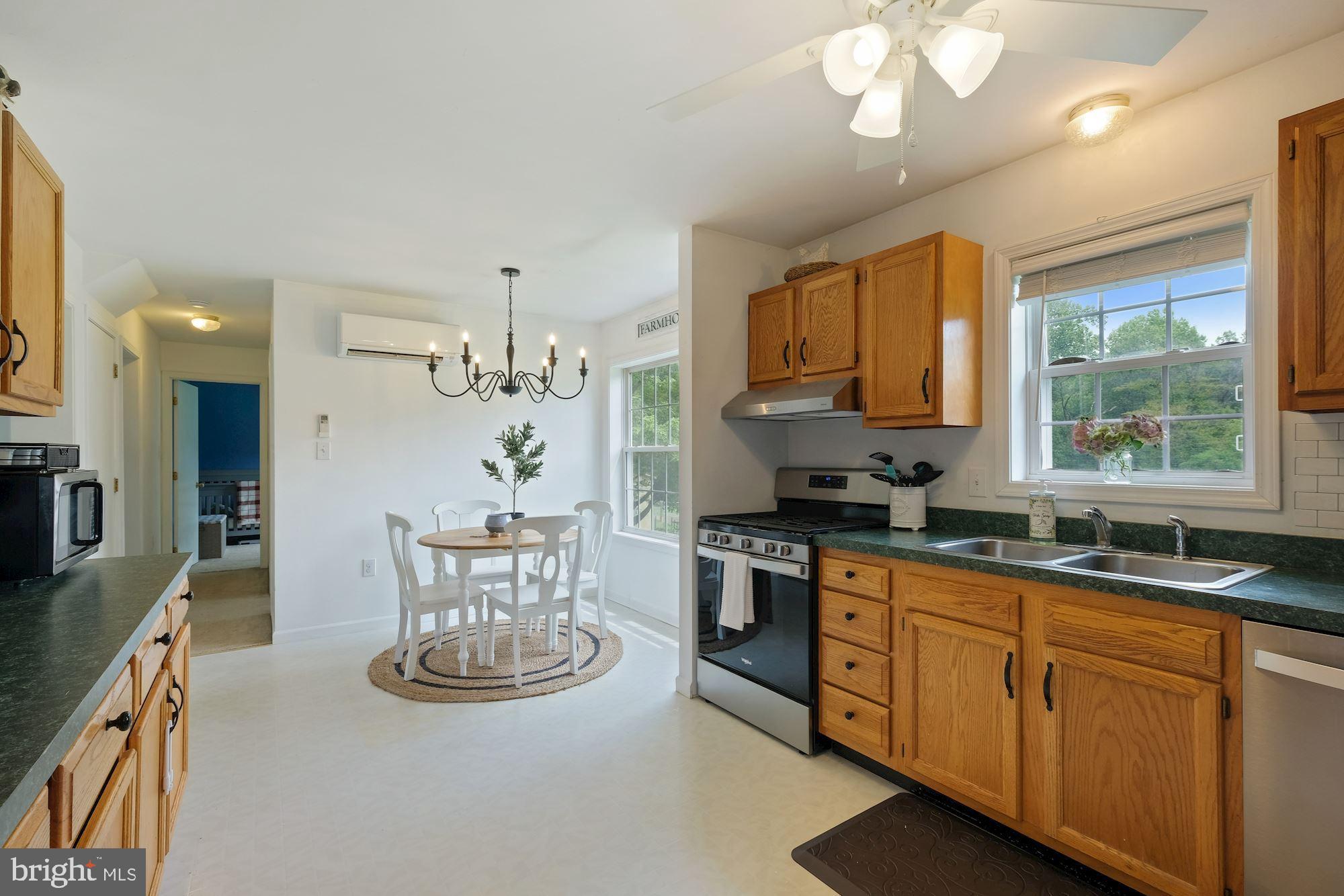 421 North Clear Ridge Road Union Bridge, MD 21791 - Photo 7 of 31 Kitchen