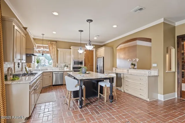 $745,000 | 113 Littlefield Drive, Lafayette, LA 70508