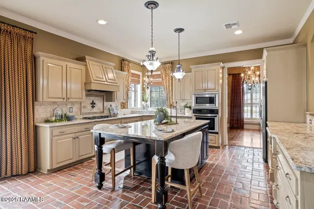 $745,000 | 113 Littlefield Drive, Lafayette, LA 70508