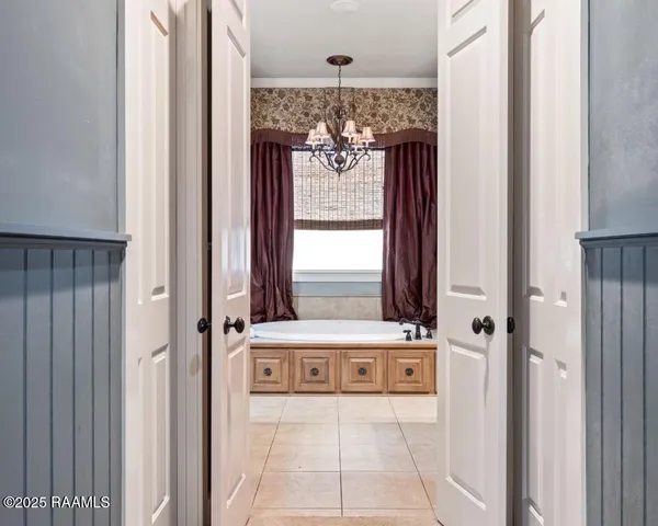 $745,000 | 113 Littlefield Drive, Lafayette, LA 70508