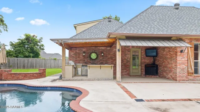 $745,000 | 113 Littlefield Drive, Lafayette, LA 70508